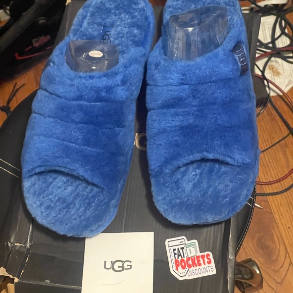 UGGS MEN’S Fluff You Slippers. ONLY BLUE AVAILABLE!!! - Picture 9 of 11